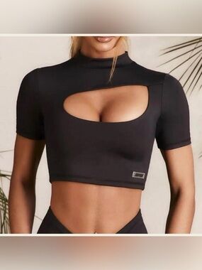 BO+TEE Top! Cross listed on Mercari bc my prices are lower!
